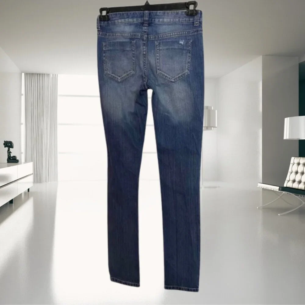 Dkny distressed low